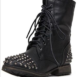 2 for 20 Spiked boots
